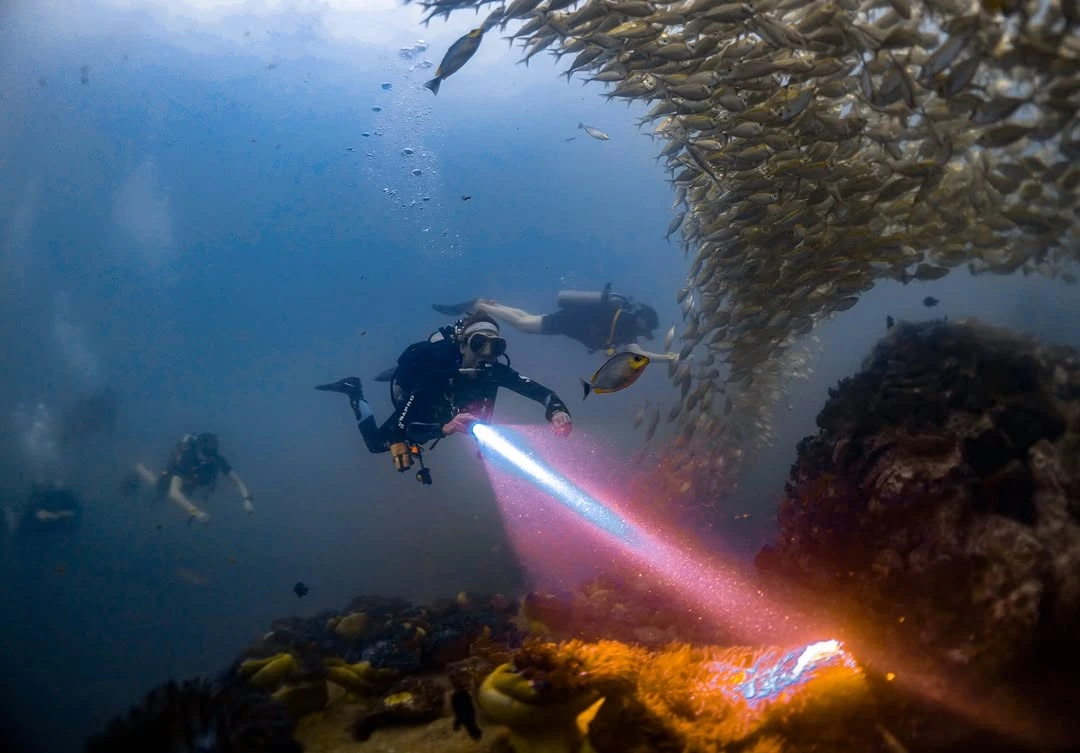 D26 cave night diving in Thailand - sharp focused column of light